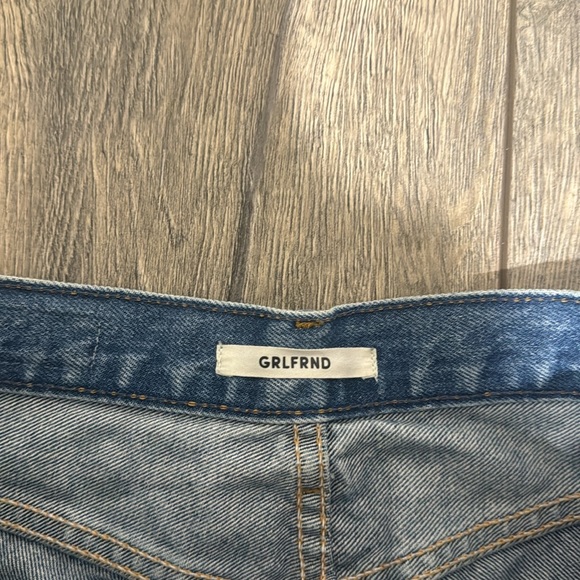 • GRLFRND • Women’s Karolina Jeans A Little More Love Wash Blue / Distressed 26 - Picture 4 of 6